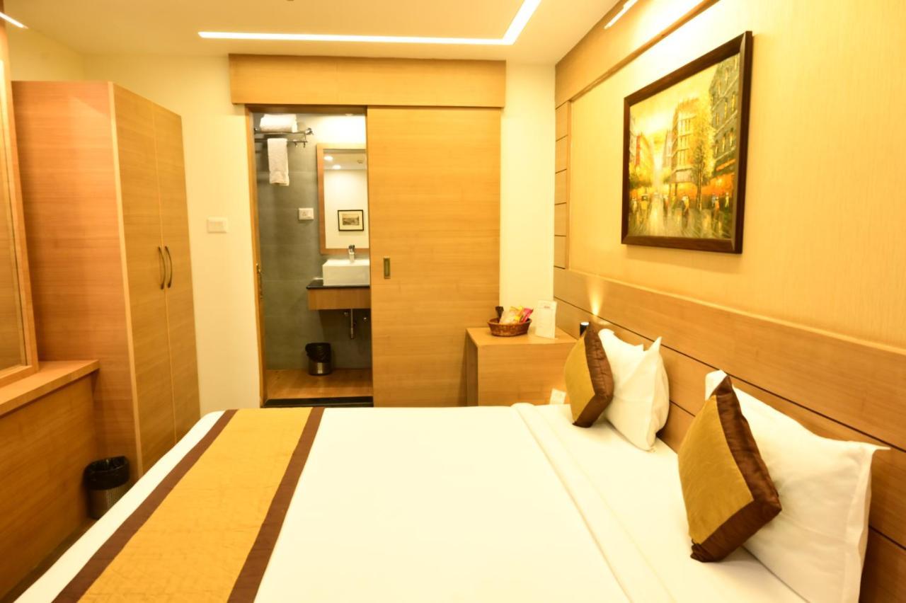 Hotel Silkhouse Premier Danapur エクステリア 写真