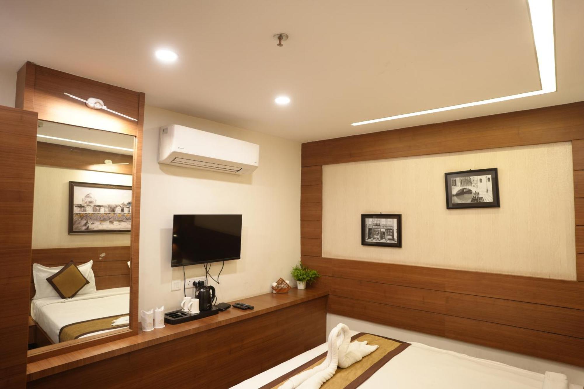 Hotel Silkhouse Premier Danapur エクステリア 写真