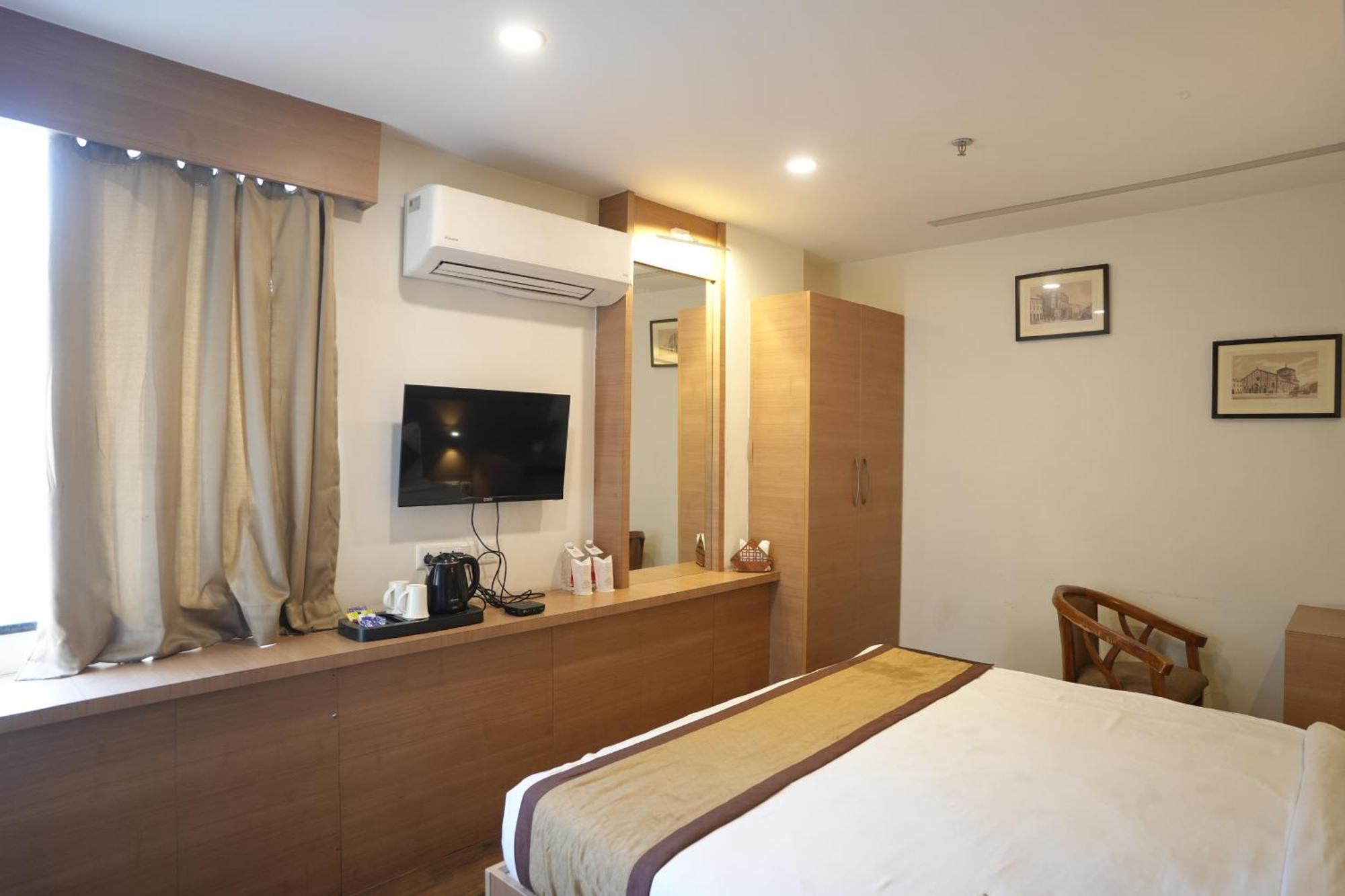 Hotel Silkhouse Premier Danapur エクステリア 写真
