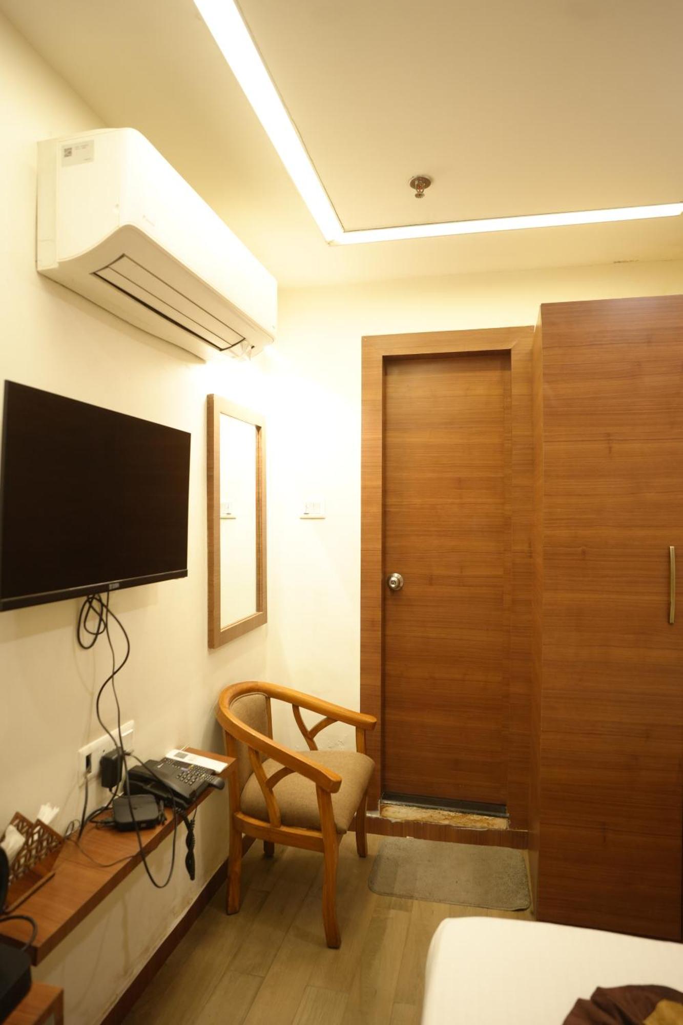Hotel Silkhouse Premier Danapur エクステリア 写真
